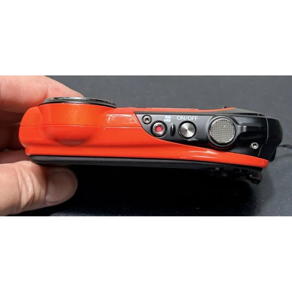 Waterproof Fujifilm FinePix XP70 16.4MP Digital orange Camera w/ battery & card